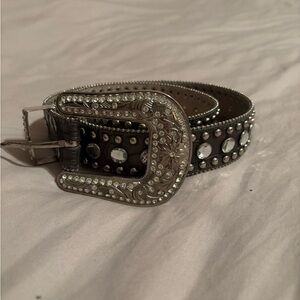Worn but in good condition women’s large belt!